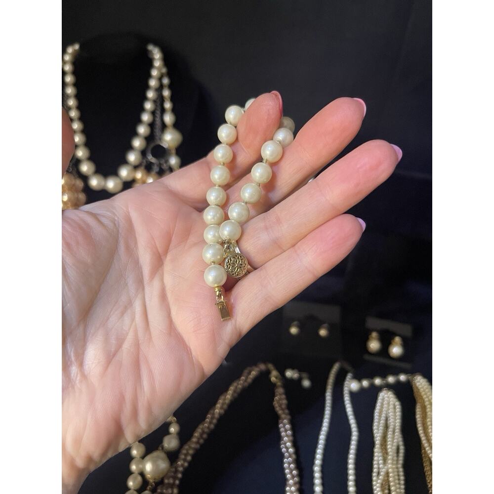 Vintage To Now Pearl Jewelry Lot Necklaces Earrings Bracelets 24 Items - Picture 9 of 11